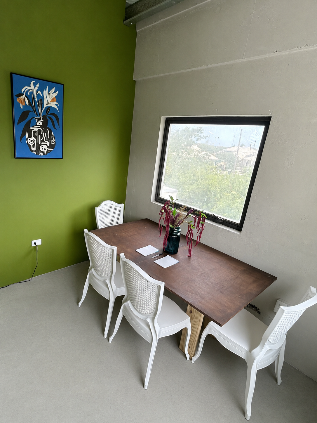 Meeting room with garden view