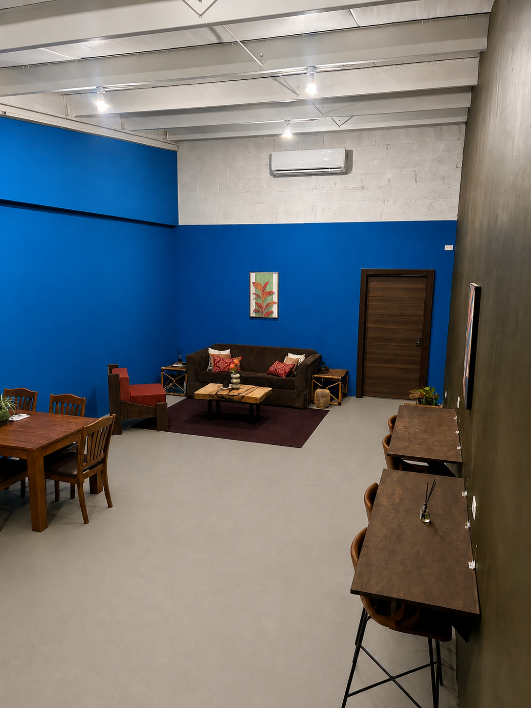 Lounge and dining area at Edmunda Haus